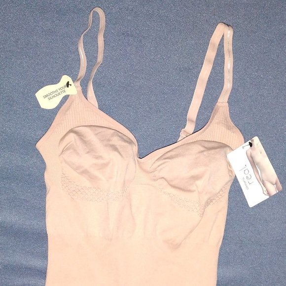 Seamless Shaping Bodysuit - Picture 1 of 2